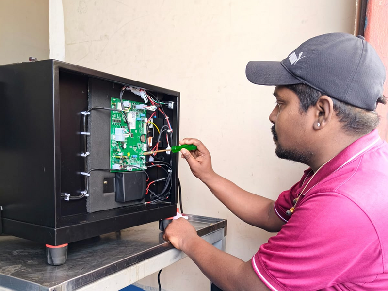 At SAR Coffee, we blend cutting-edge technology with the art of brewing to deliver an exceptional experience.